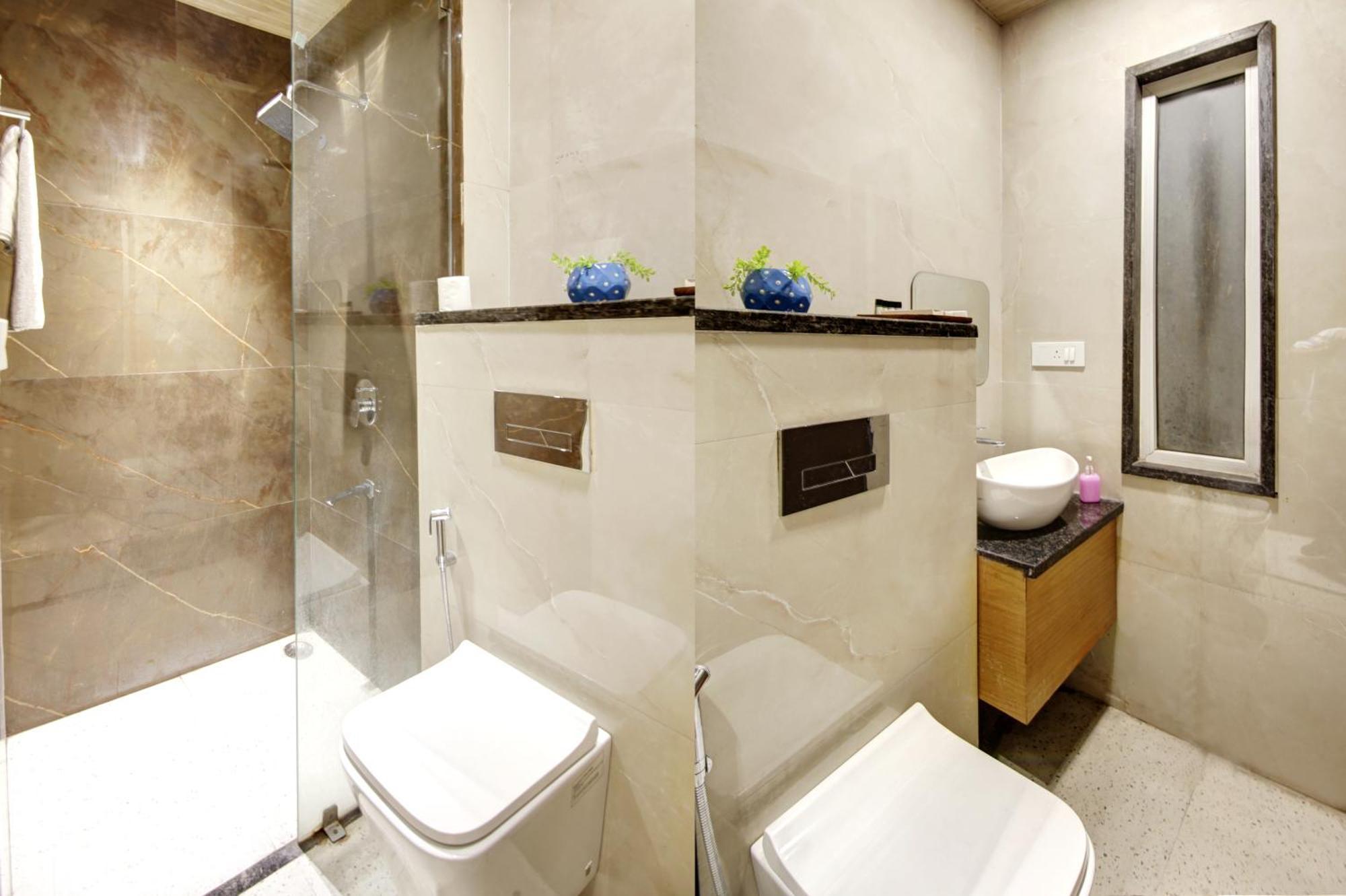 Applewood Palace - Near Delhi International Airport With - Free Airport Drop Hotel