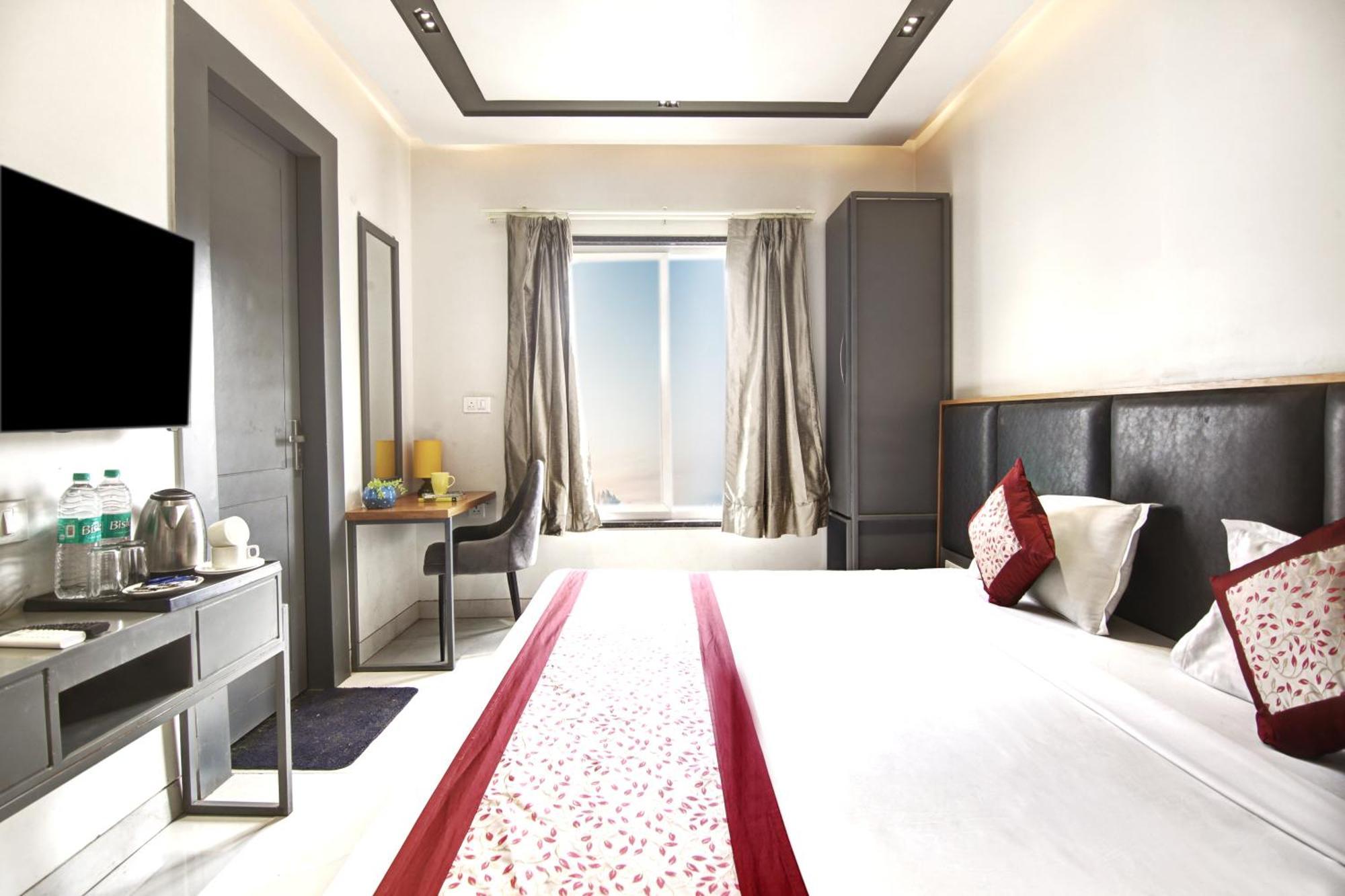 Hotel Applewood Palace - Near Delhi International Airport With - Free Airport Drop New Delhi