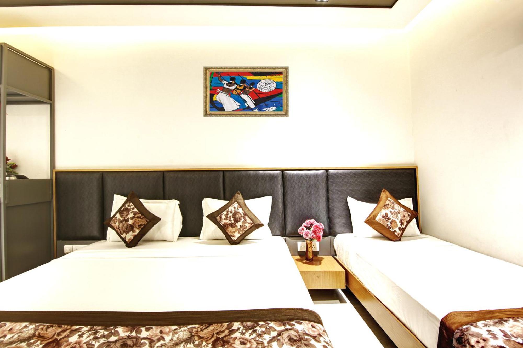 Applewood Palace - Near Delhi International Airport With - Free Airport Drop