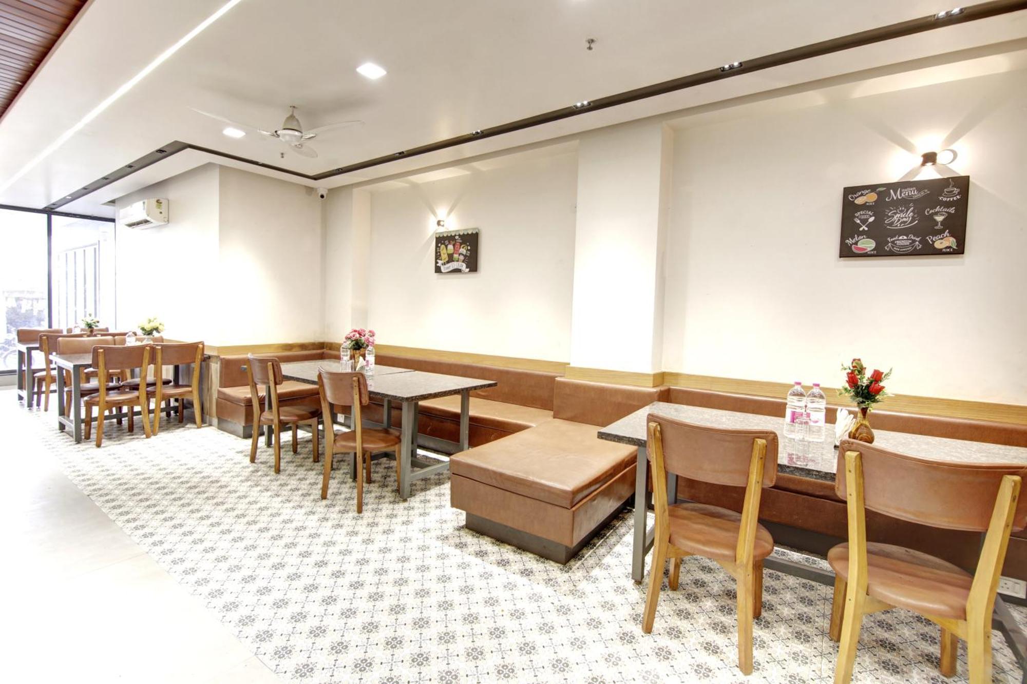 Applewood Palace - Near Delhi International Airport With - Free Airport Drop Hotel New Delhi