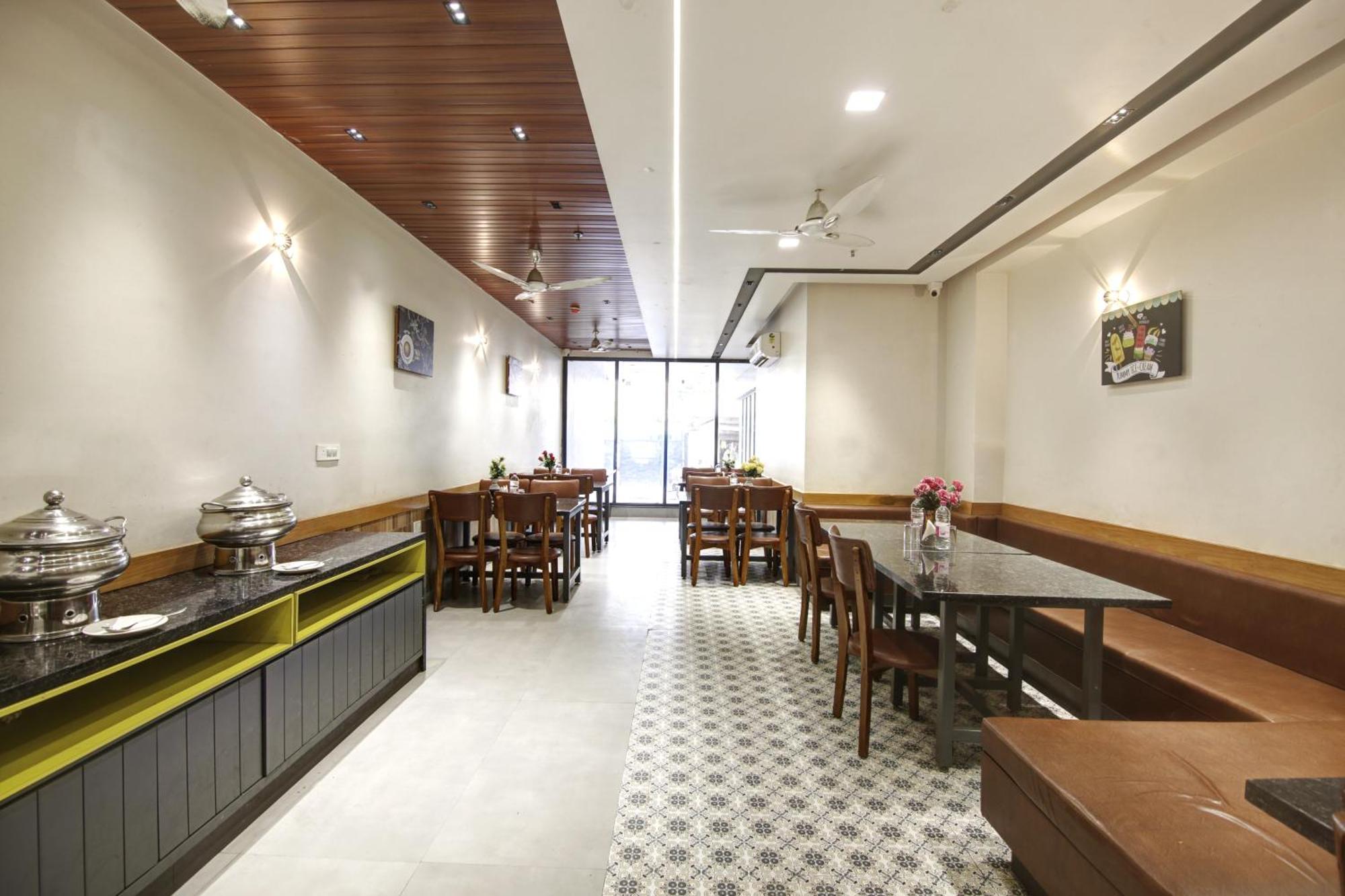 Hotel Applewood Palace - Near Delhi International Airport With - Free Airport Drop New Delhi