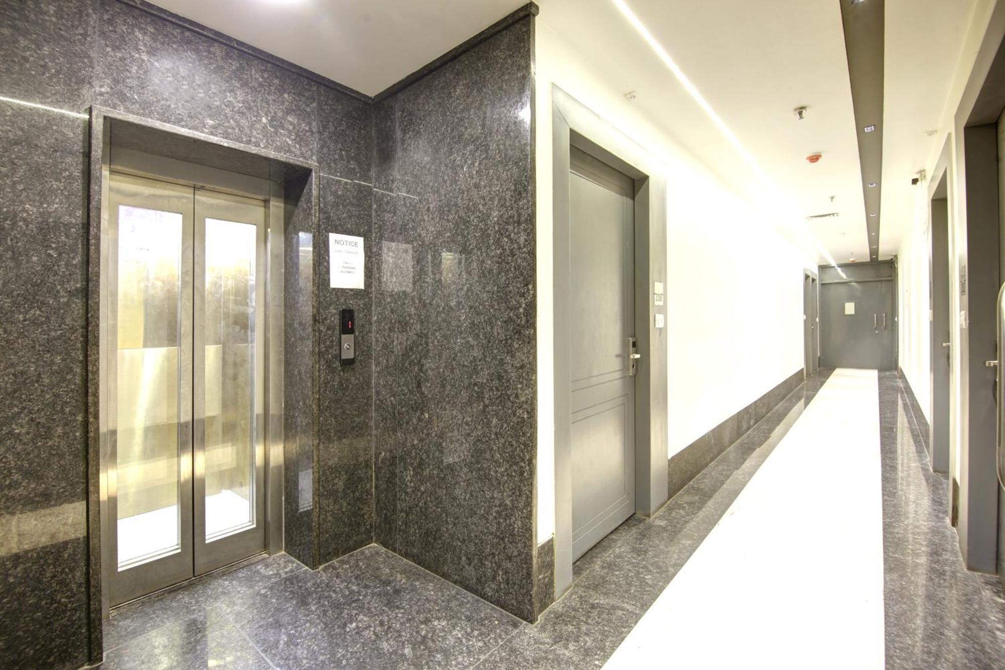 Hotel Applewood Palace - Near Delhi International Airport With - Free Airport Drop New Delhi