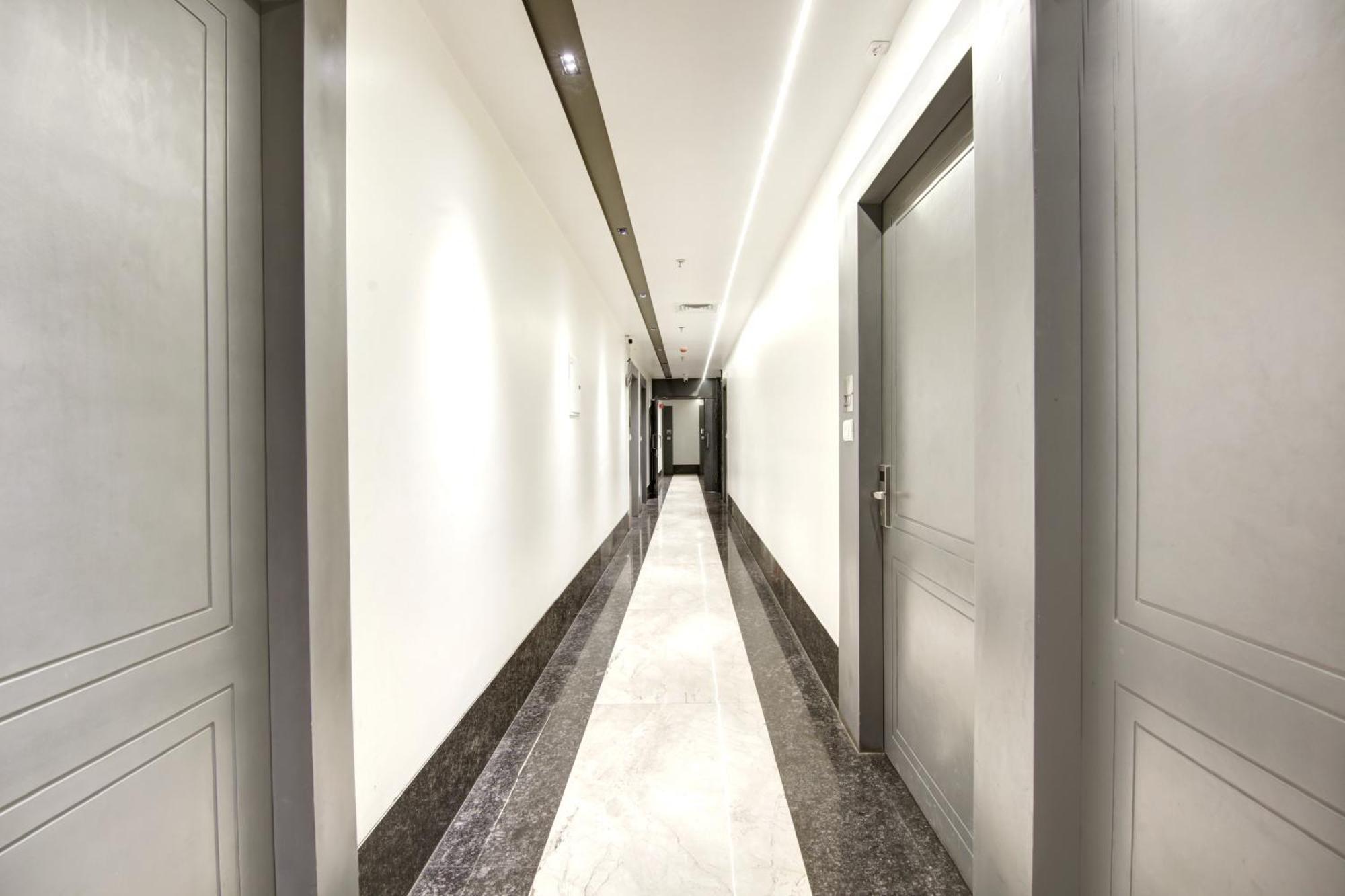 Hotel Applewood Palace - Near Delhi International Airport With - Free Airport Drop New Delhi