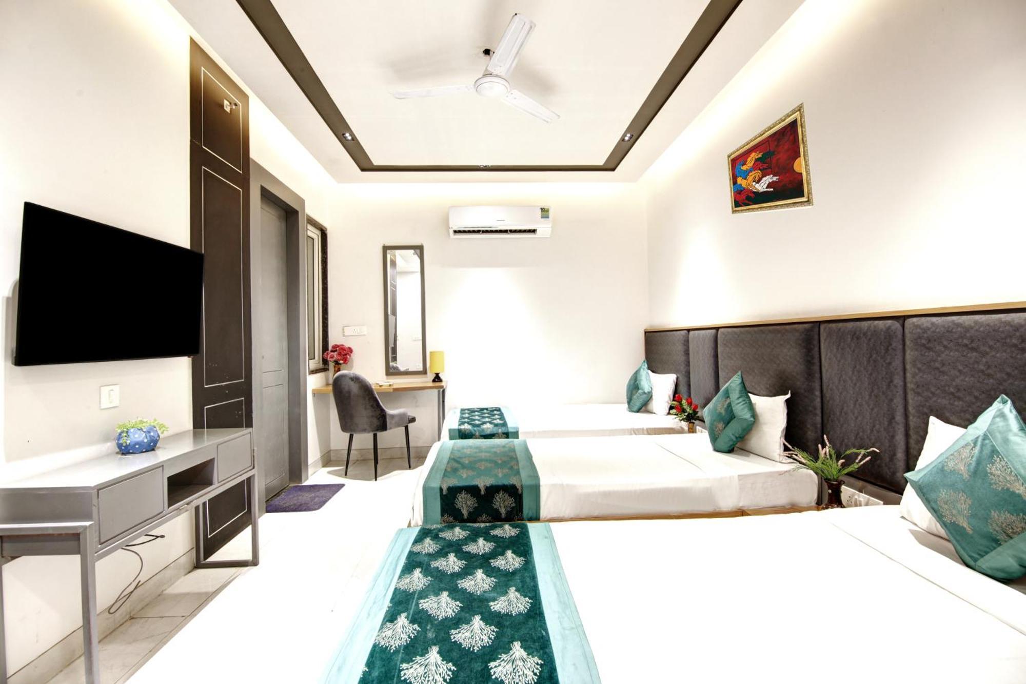 Hotel Applewood Palace - Near Delhi International Airport With - Free Airport Drop New Delhi